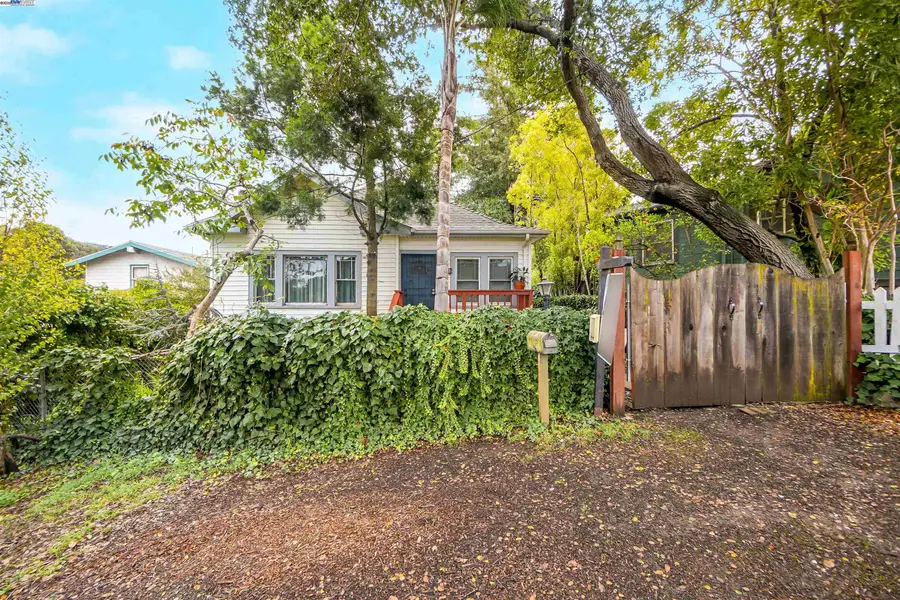 3908 Archmont Pl, Oakland, CA 94605 - Image #3