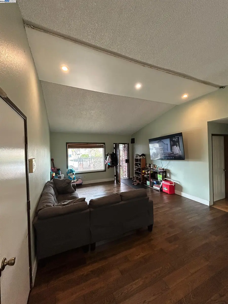 1712 73rd Ave, Oakland, CA 94621 - Image #3