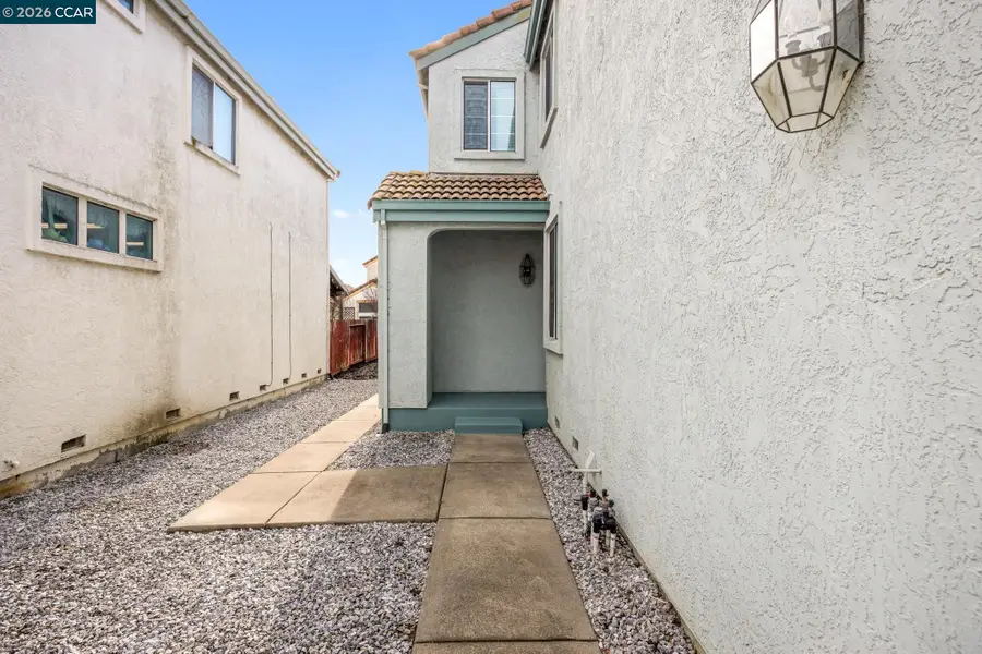 941 Mccoy Creek Cir, Suisun City, CA 94585 - Image #3
