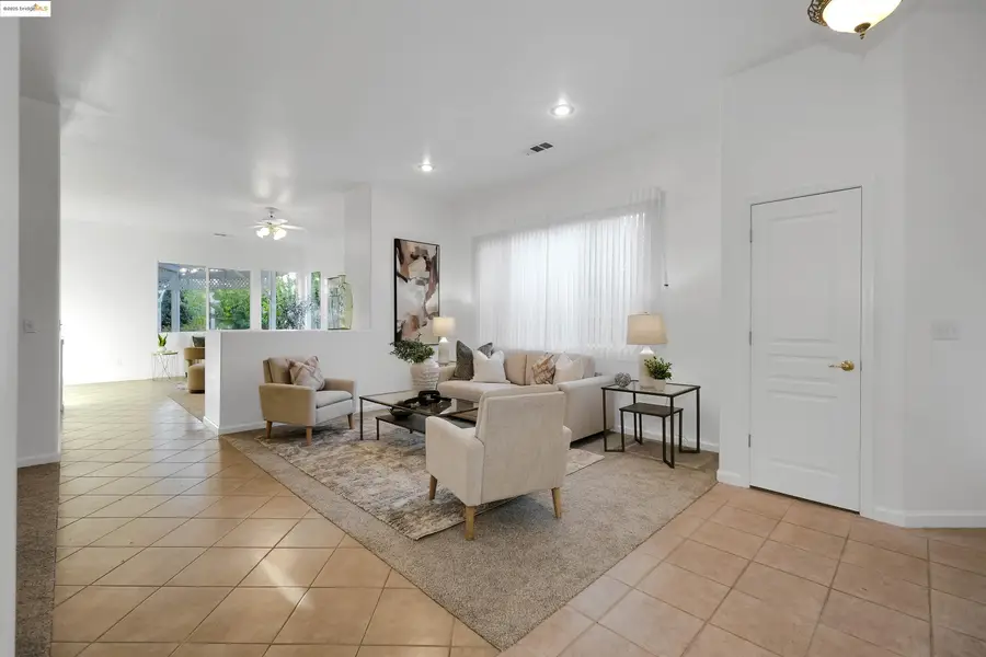 162 Albert Ct, Tracy, CA 95376 - Image #3