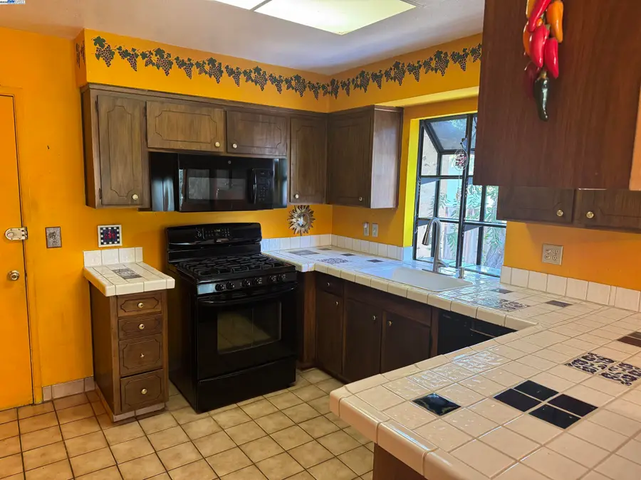 552 Ruth Way, Livermore, CA 94550 - Image #2