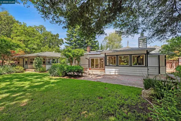 345 Shire Oaks Court, Lafayette, CA 94549