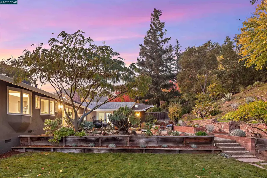 34 Ashbrook Pl, Moraga, CA 94556 - Image #3