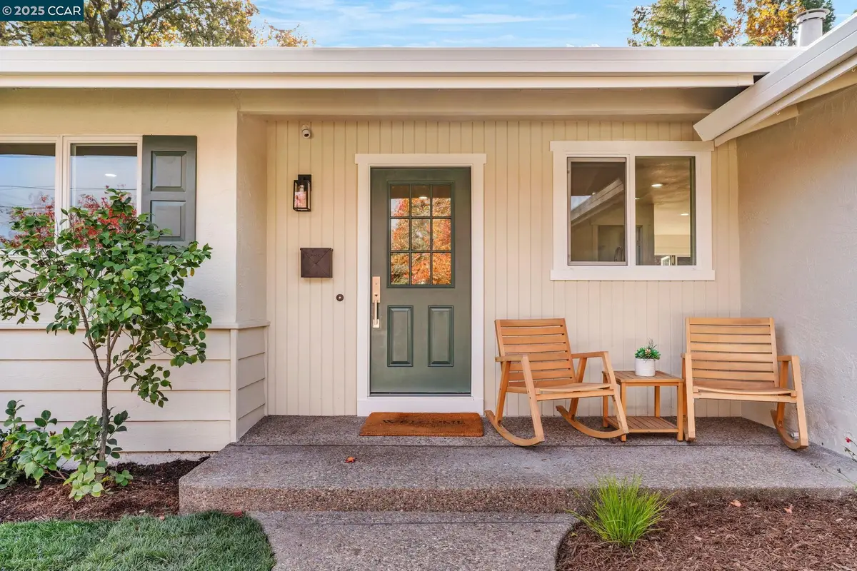 421 Roanoke Dr, Martinez, CA 94553 - Image #1