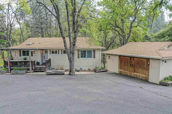 12874 Green Valley Cir, Groveland, CA 95321