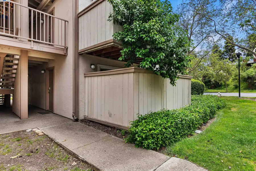 385 Camelback Rd #2, Pleasant Hill, CA 94523 - Image #3