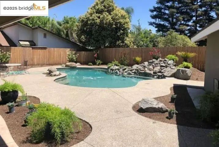 1740 S Teddy St, Visalia, CA 93277 - Image #3