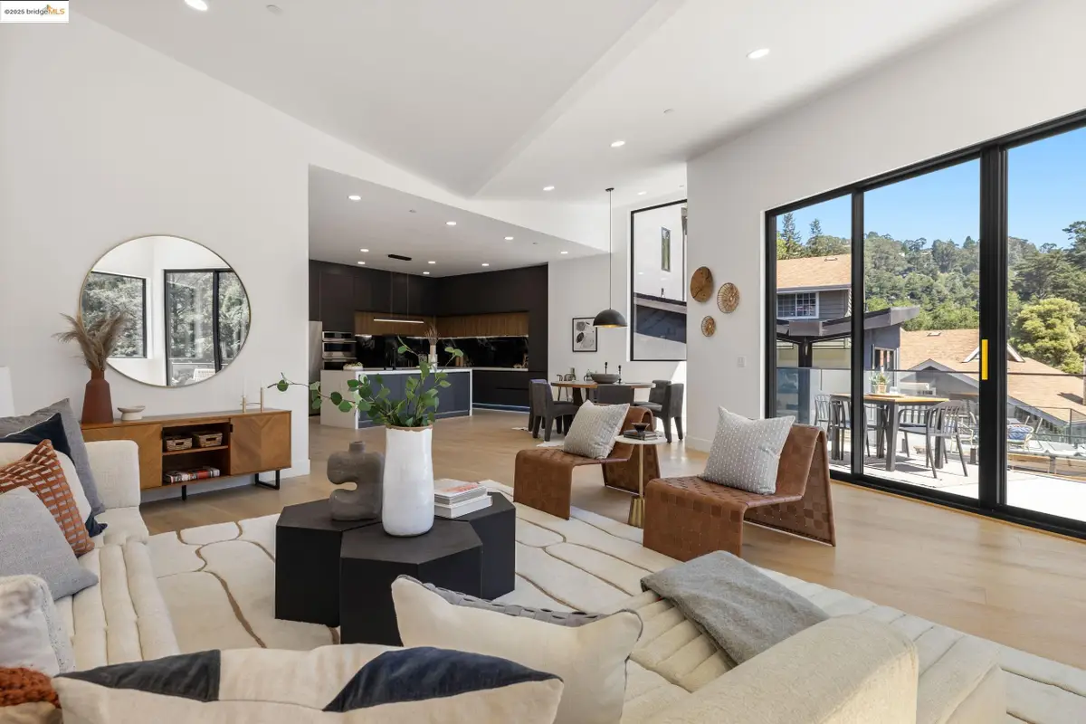 7260 Woodrow Drive, Oakland, CA 94611 - Image #1