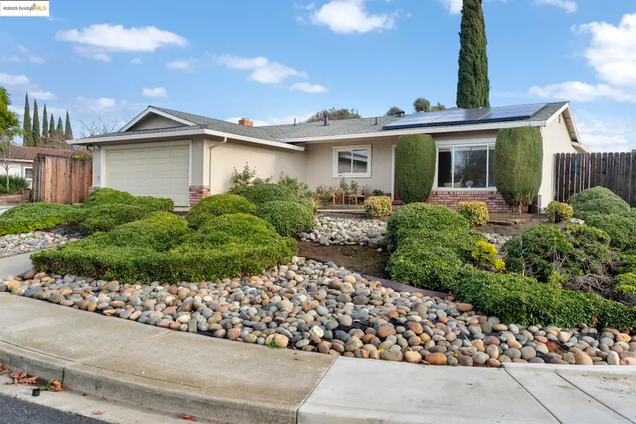 1909 Oakridge Ln, Pittsburg, CA 94565 - Image #2