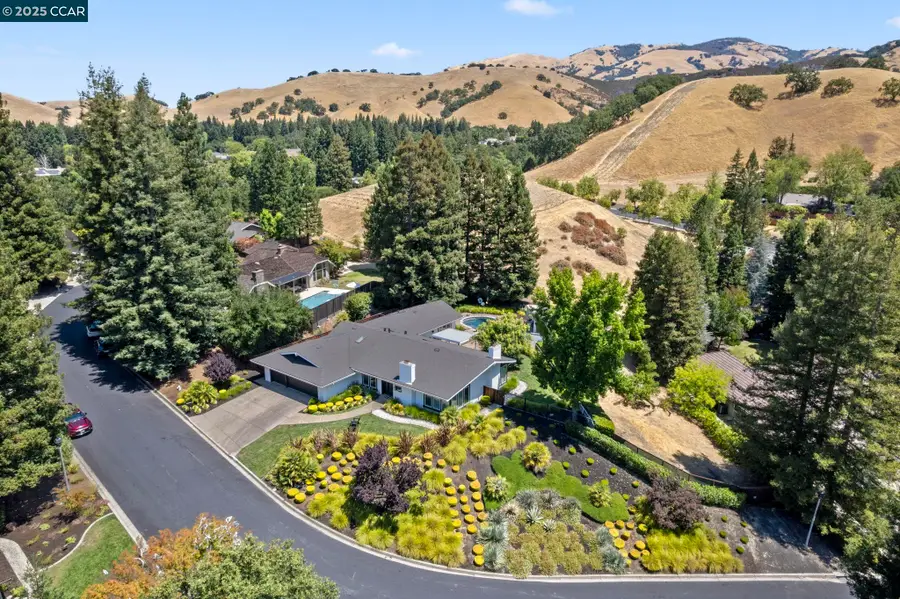 1124 Merlin Ct, Alamo, CA 94507 - Image #3