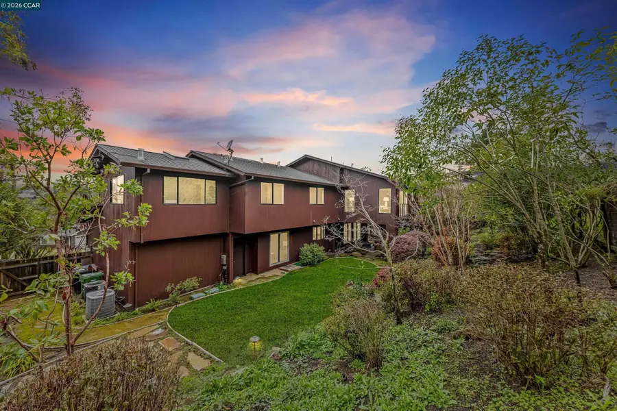 127 Devin Dr, Moraga, CA 94556 - Image #2