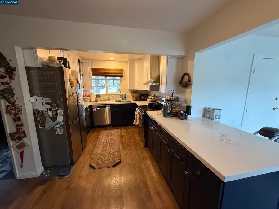 22 Lagunita Ct, Martinez, CA 94553 - Image #2