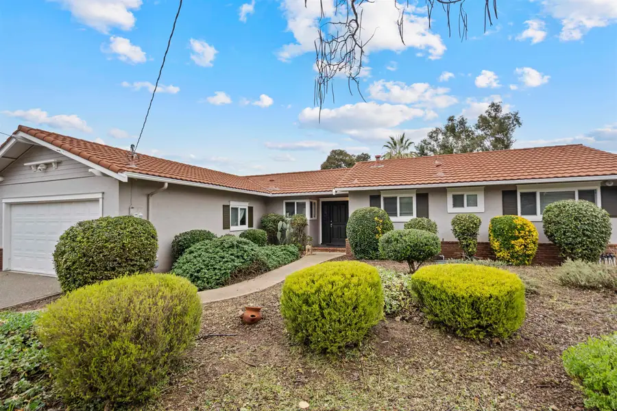 5607 Lassen Ct, Clayton, CA 94517 - Image #3