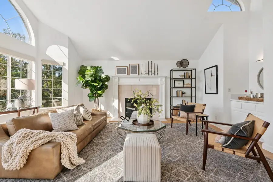 1715 Alhambra Ln, Oakland, CA 94611 - Image #2