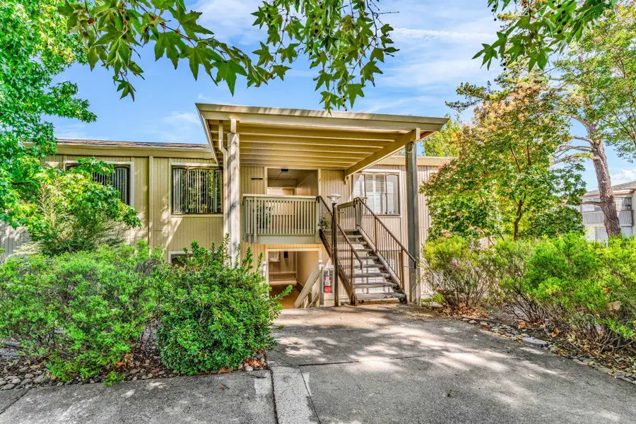 1108 Fairlawn Ct. #6, Walnut Creek, CA 94595 - Image #2