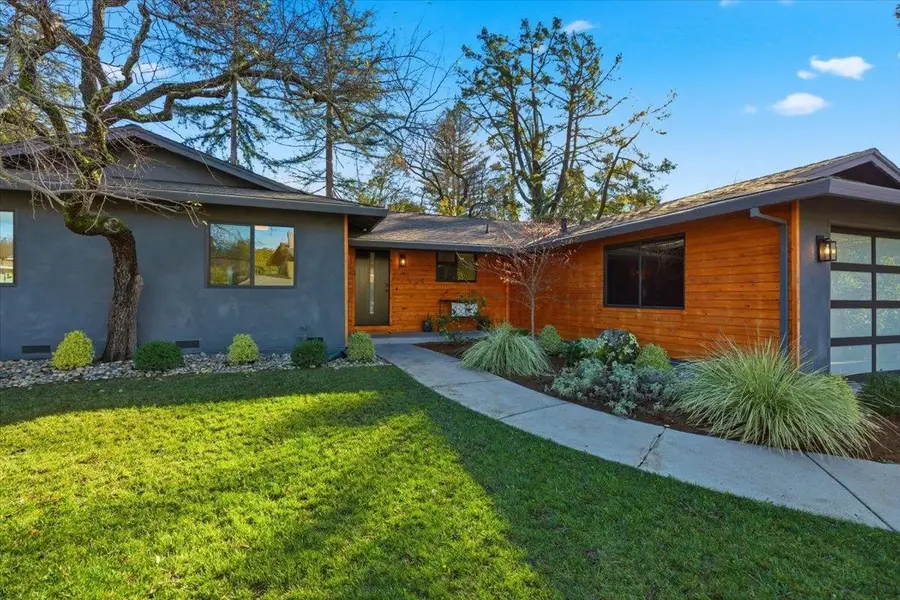 6 Sparrow Ct, Moraga, CA 94556 - Image #2