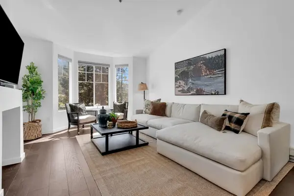 180 Caldecott #314, Oakland, CA 94618