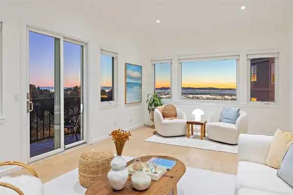 4630 Redwood Rd, Oakland, CA 94619