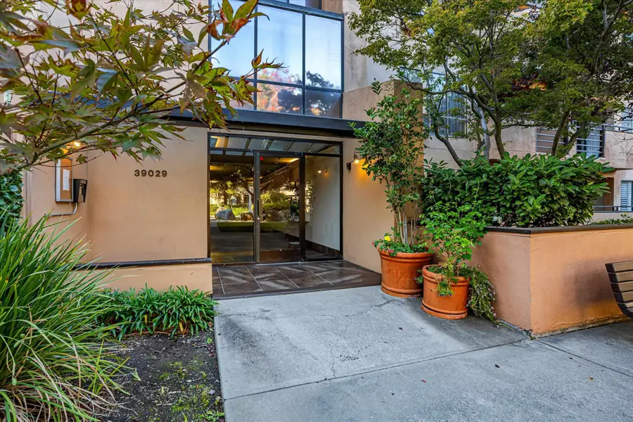 39059 Guardino Dr #206, Fremont, CA 94538 - Image #2