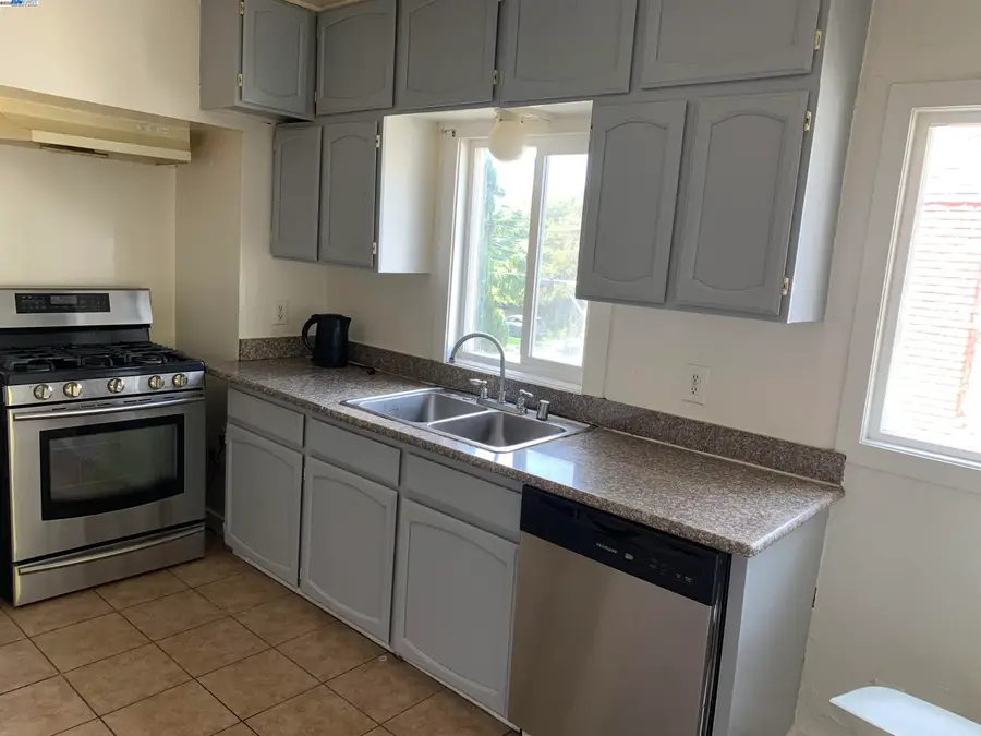 9380 Thermal St., Oakland, CA 94605 - #2