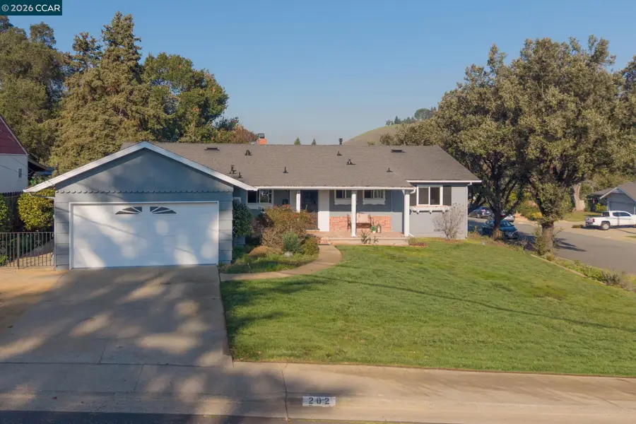 202 Christie Dr, Martinez, CA 94553 - Image #3