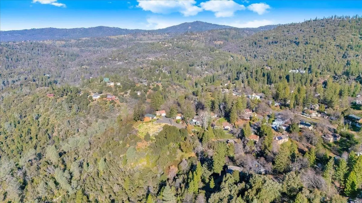 18835 Evergreen Dr, Tuolumne, CA 95379 - Image #1