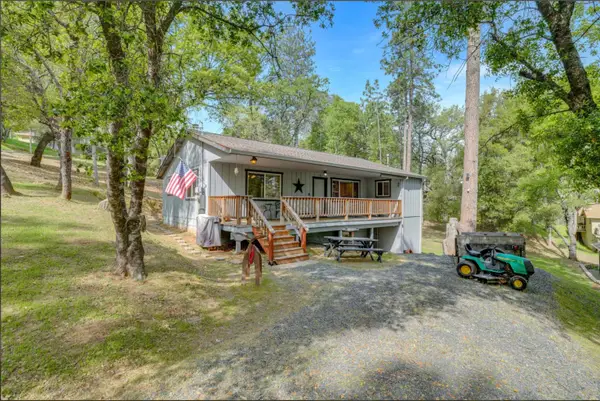 18996 Digger Pine St., Groveland, CA 95321