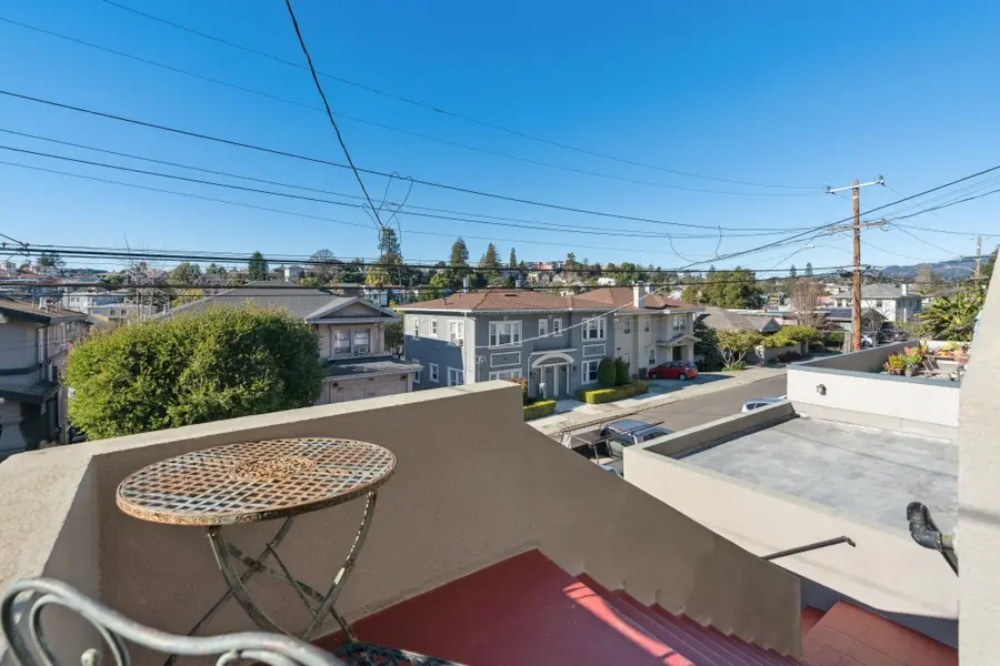 832 Walker, Oakland, CA 94610 - Image #2