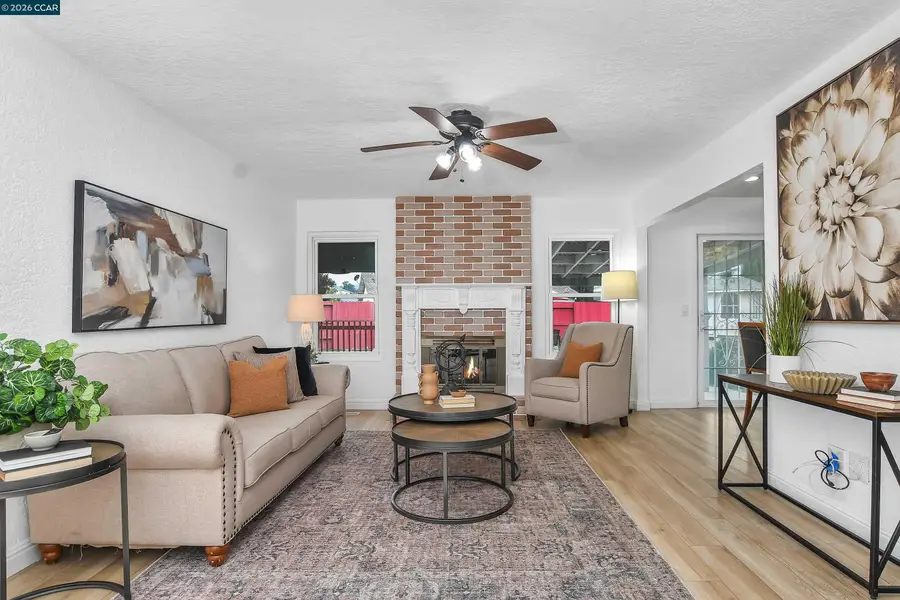 4126 Camelot Ct, Pittsburg, CA 94565 - Image #2