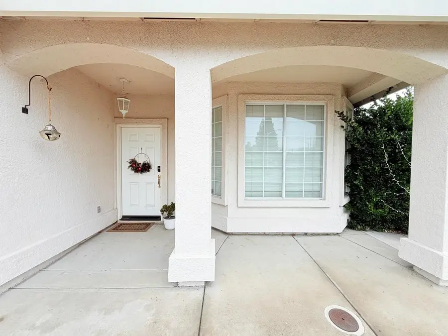 2054 Ajay Dr, Roseville, CA 95678 - #2