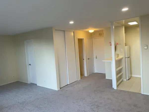 6 Captain Dr #E242, Emeryville, CA 94608