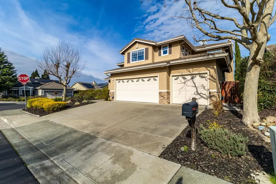 473 Mccall Dr, Benicia, CA 94510 - Image #3