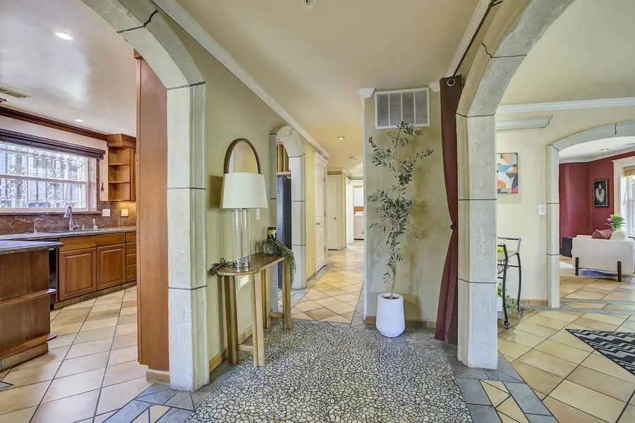 2635 E 10th St, Oakland, CA 94601 - Image #2