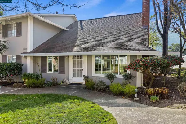 18 Miramonte Dr, Moraga, CA 94556