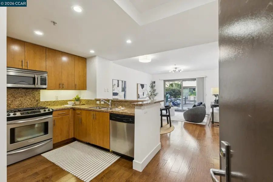 438 W Grand Ave #432, Oakland, CA 94612 - #2