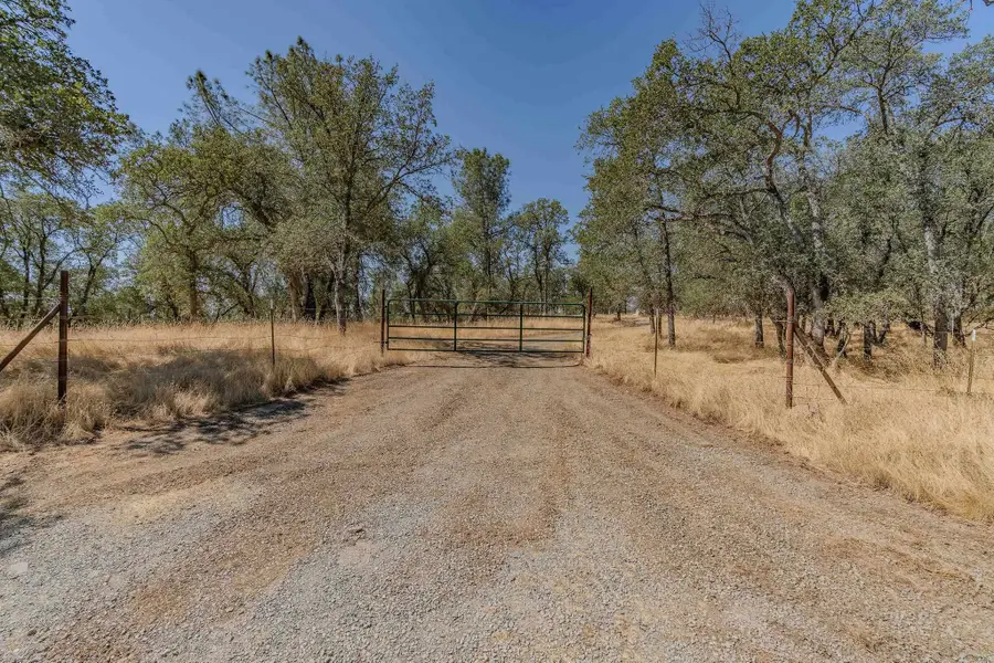 10660 Hogan Dam Road, Farmington, CA 95221 - #2