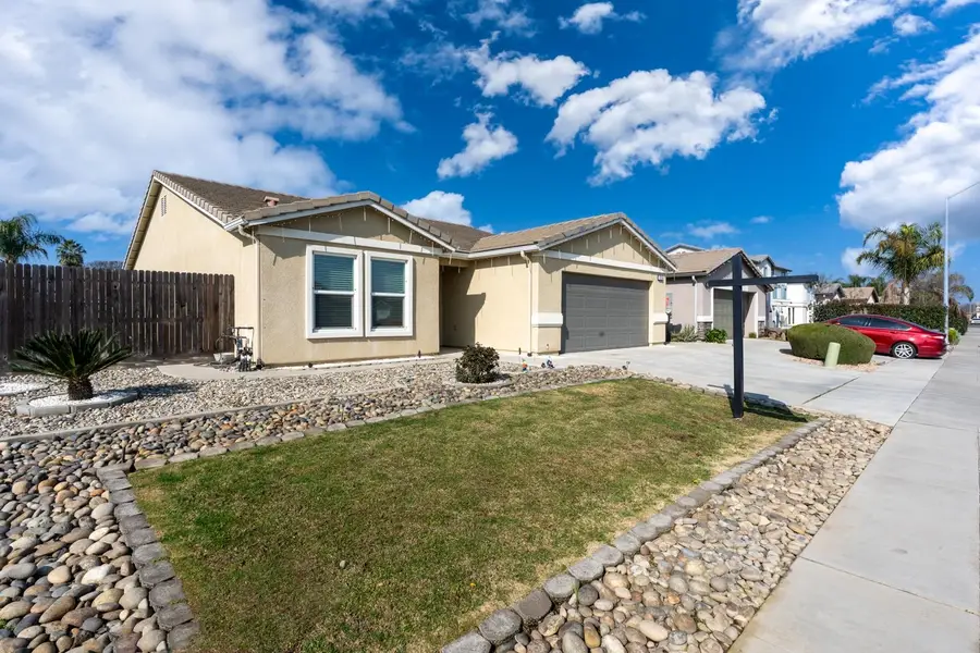 336 Solano St, Madera, CA 93638 - Image #2