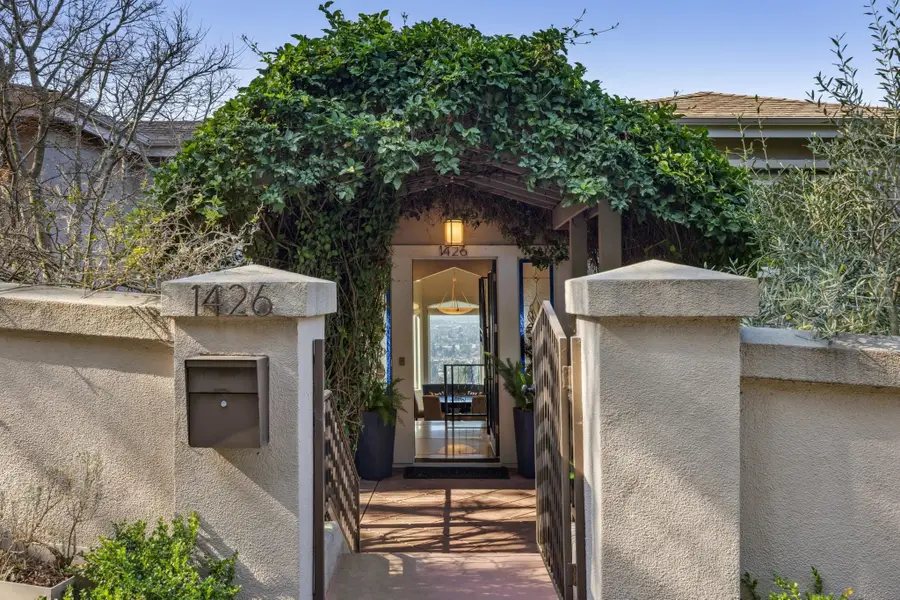 1426 Grand View Dr, Berkeley, CA 94705 - #2