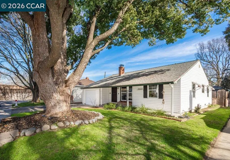 2607 Patton Way, Sacramento, CA 95816 - #2