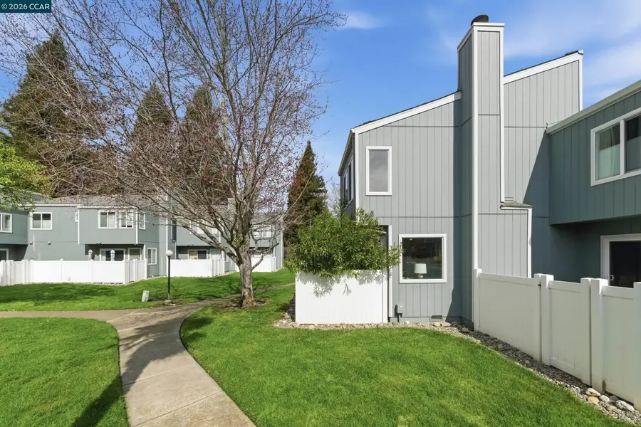 1213 Camino Corto, Rohnert Park, CA 94928 - #3