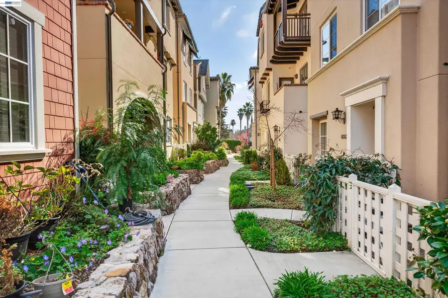 43147 Calle Sagrada, Fremont, CA 94539 - #3