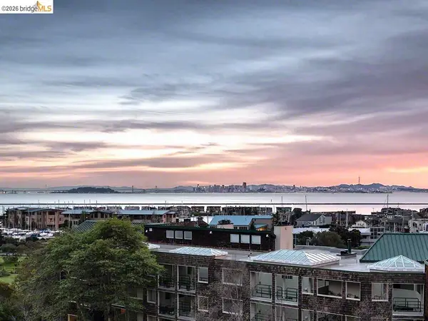 1201 Brickyard Way #213, Richmond, CA 94801