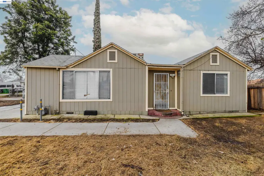 252 W Clover Rd, Tracy, CA 95376 - #2