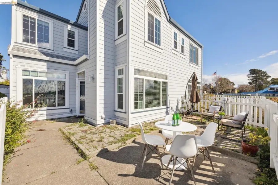 306 Commodore Dr, Richmond, CA 94804 - #3