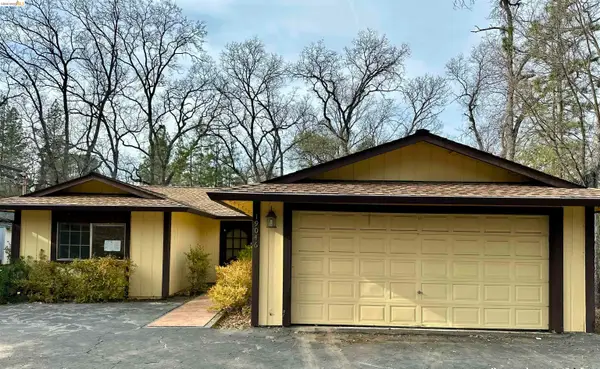 19046 Digger Pine St, Groveland, CA 95321