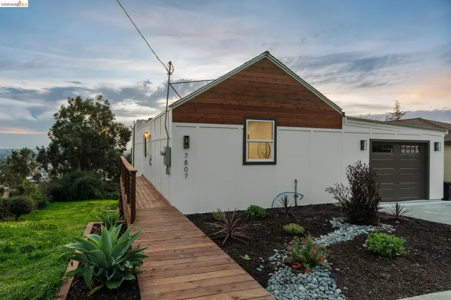 7807 Outlook Ave, Oakland, CA 94605 - #2