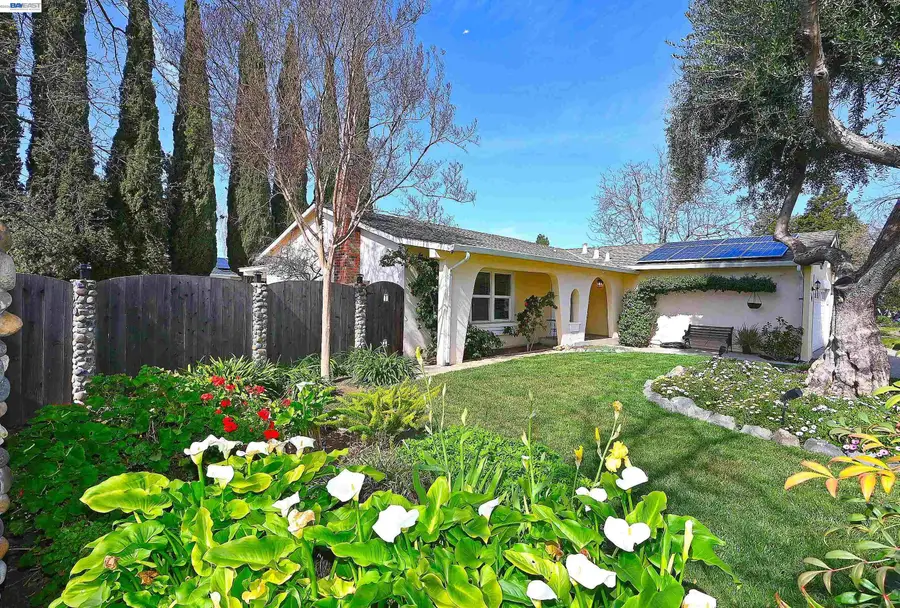 319 Pearl Dr, Livermore, CA 94550 - #2