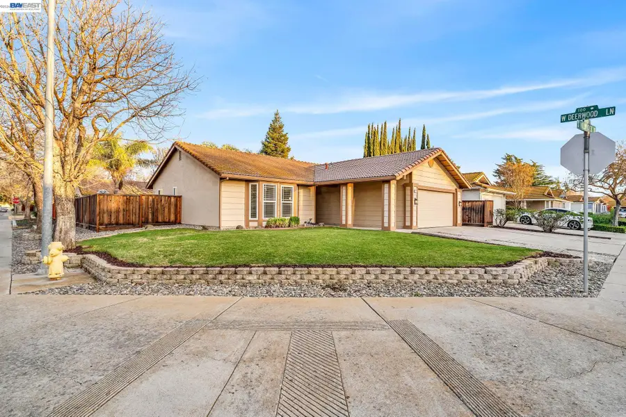 1820 S Willow Creek Drive, Tracy, CA 95376 - #2