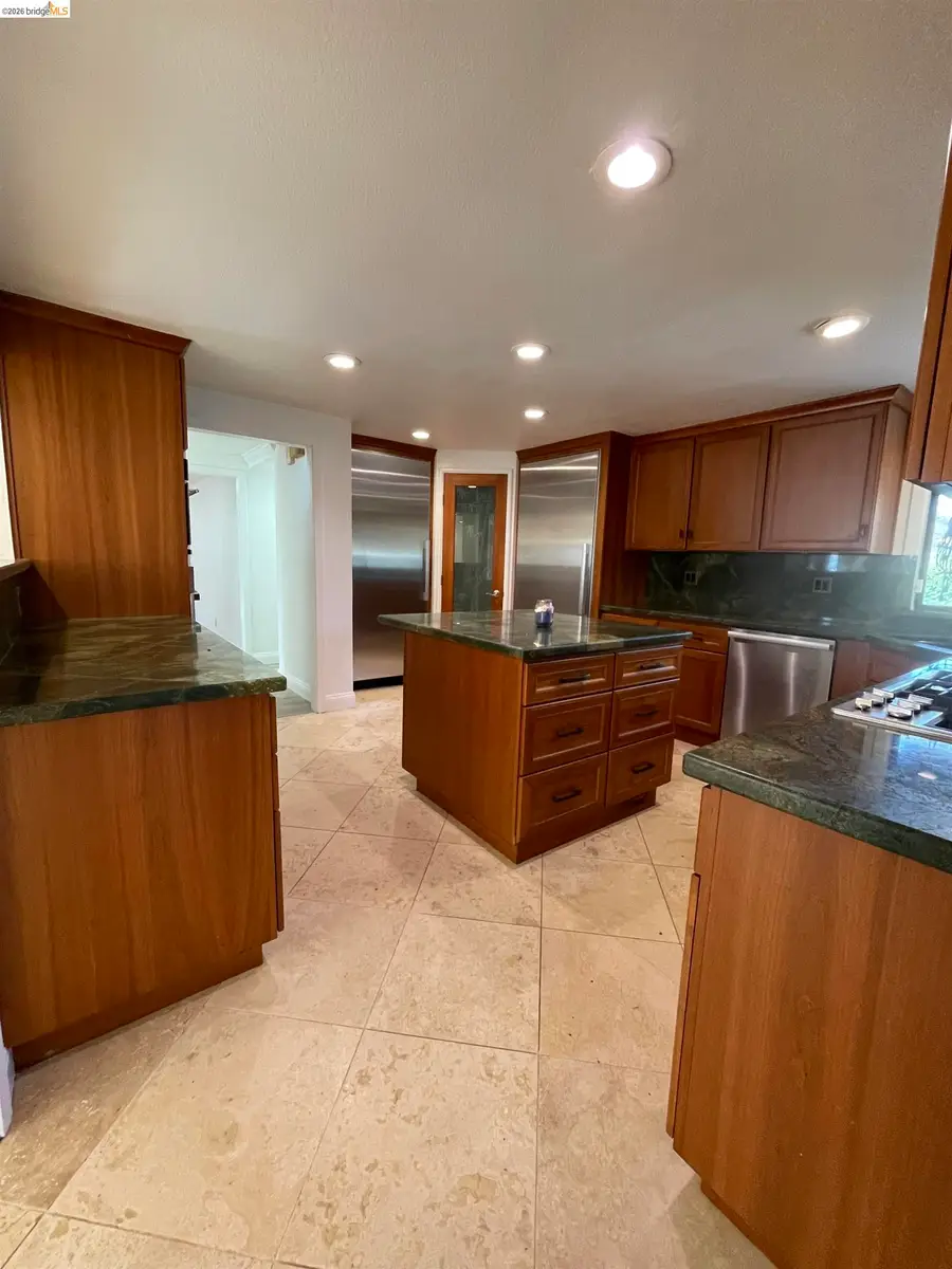 3635 Country Club Blvd, Stockton, CA 95204 - #3