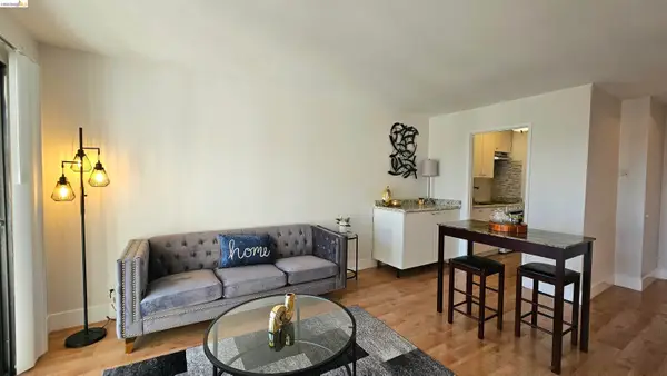 4 Captain Dr #E405, Emeryville, CA 94608